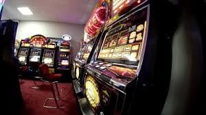 Người chơi trải nghiệm game bắn cá trên điện thoại Android tại xsdna