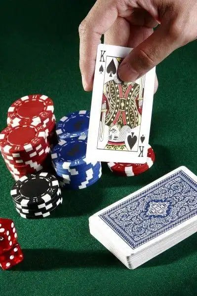 Bàn live casino Baccarat và slot online tại xsdna